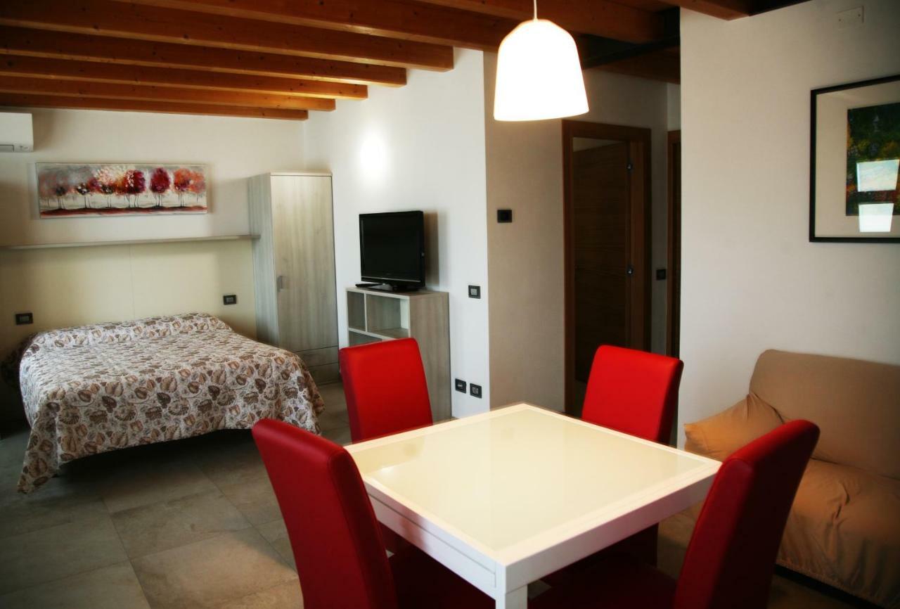 Ca' Vittori Hotell Valeggio sul Mincio Exteriör bild