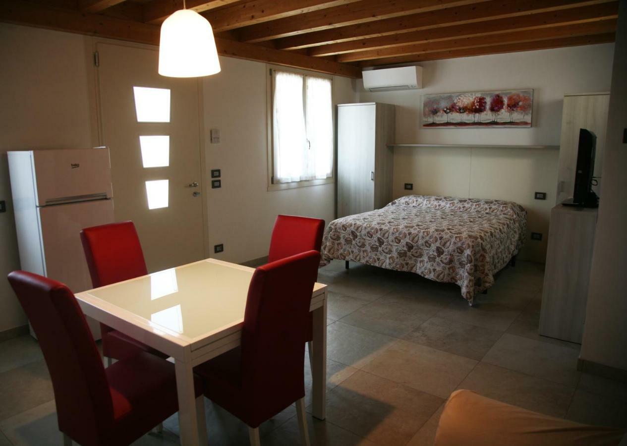 Ca' Vittori Hotell Valeggio sul Mincio Exteriör bild