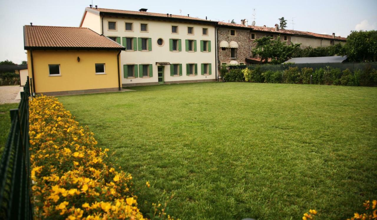 Ca' Vittori Hotell Valeggio sul Mincio Exteriör bild